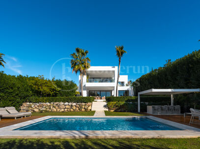 Villa Olivos 3 - Contemporary Villa in gated Community