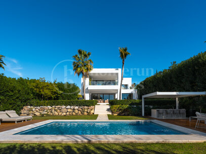 Villa Olivos 3 - samtida Villa i gated Community