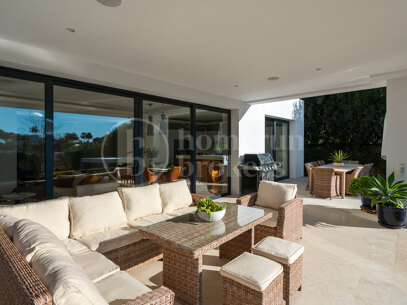Villa Olivos 3 - samtida Villa i gated Community