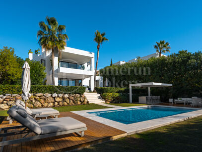 Villa Olivos 3 - Contemporary Villa in gated Community