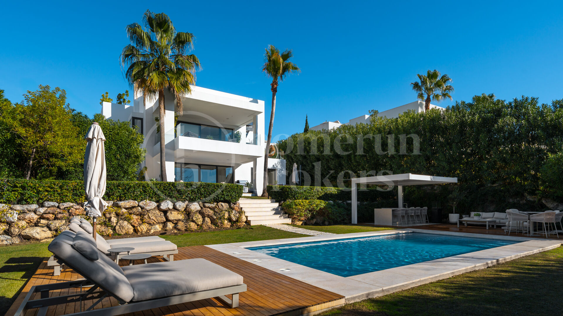 Villa Olivos 3 - Contemporary Villa in gated Community