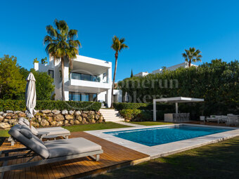 Villa Olivos 3 - Contemporary Villa in gated Community