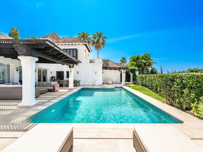 Villa Monte - Andalusisk stil Villa i La Quinta