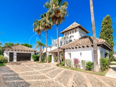Villa Monte - Andalusisk stil Villa i La Quinta