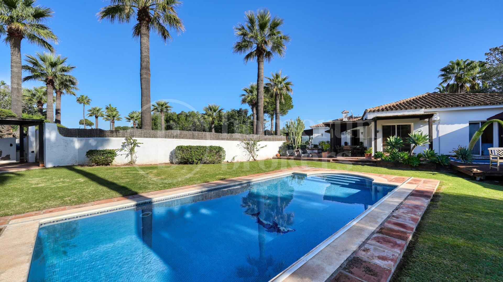 Villa Iroko - Rymligt familjehem i Sotogrande