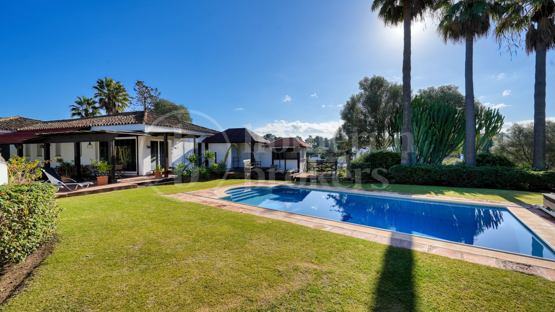 Villa Iroko - Rymligt familjehem i Sotogrande