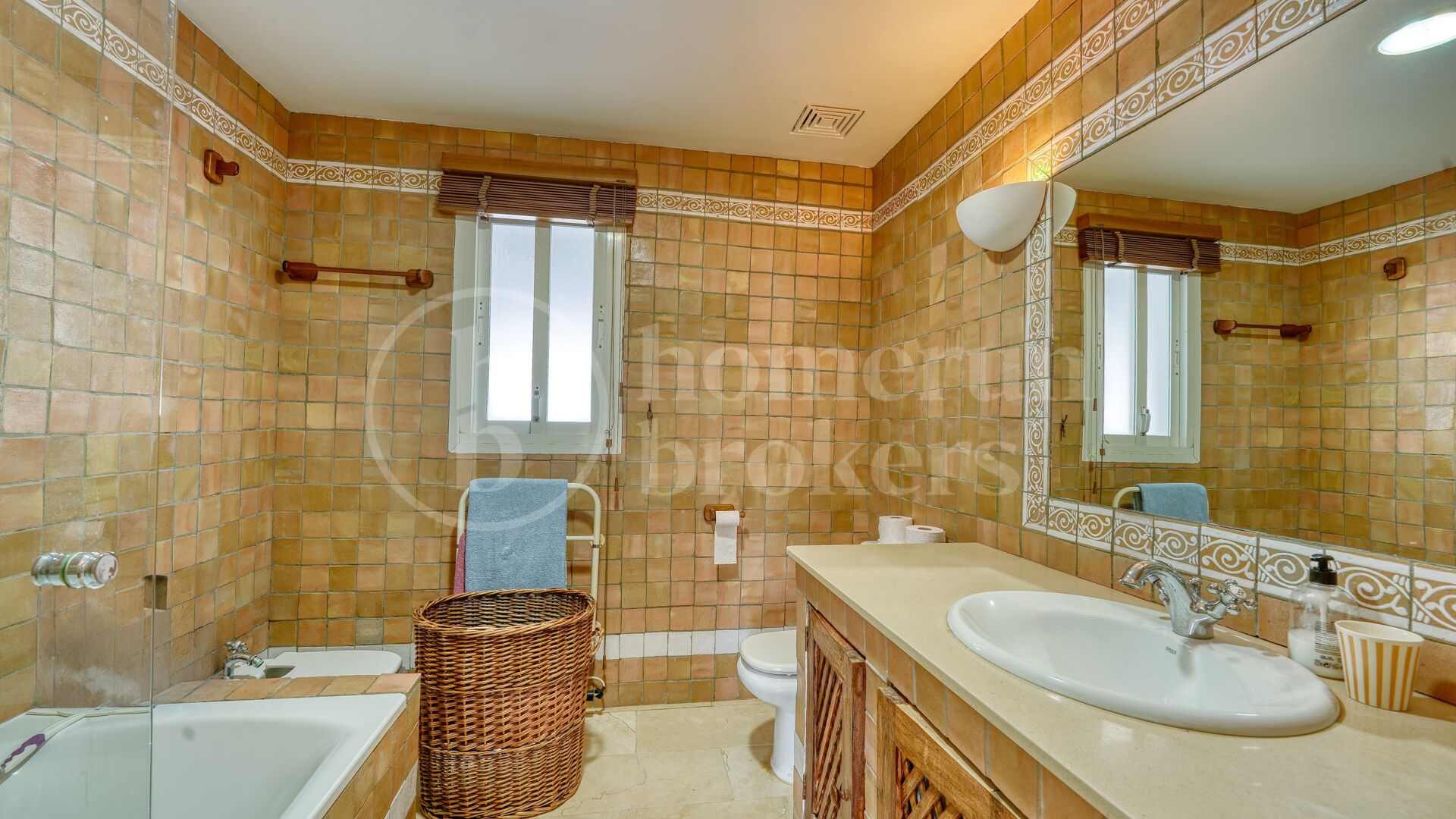 Villa Iroko - Rymligt familjehem i Sotogrande