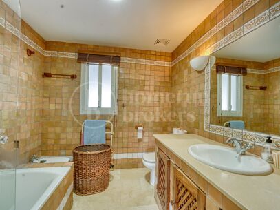 Villa Iroko - Rymligt familjehem i Sotogrande