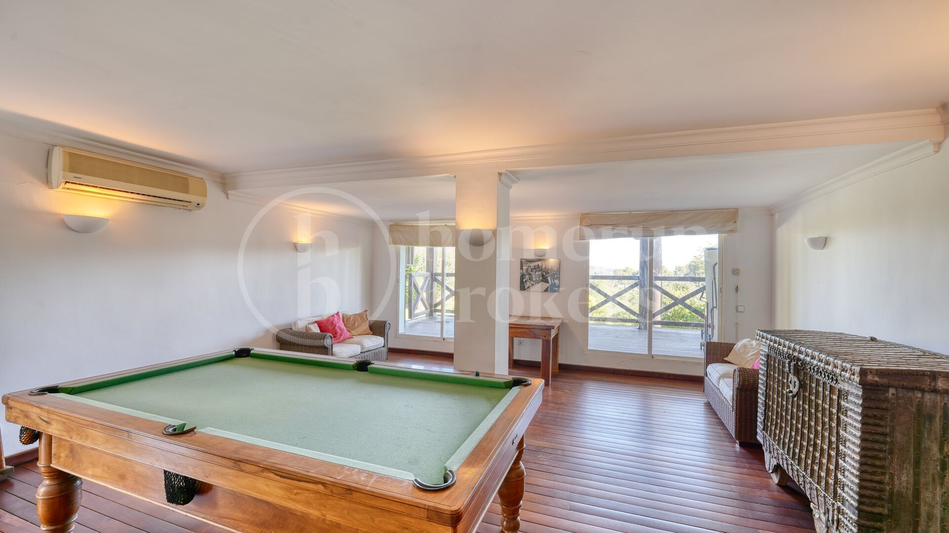 Villa Iroko - Rymligt familjehem i Sotogrande