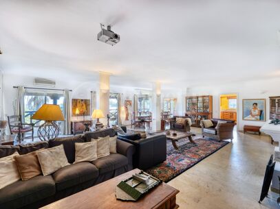 Villa Iroko - Rymligt familjehem i Sotogrande