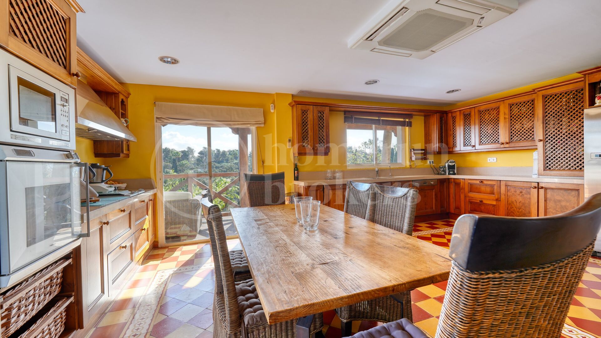 Villa Iroko - Rymligt familjehem i Sotogrande
