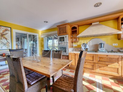 Villa Iroko - Spacious Family Home in Sotogrande