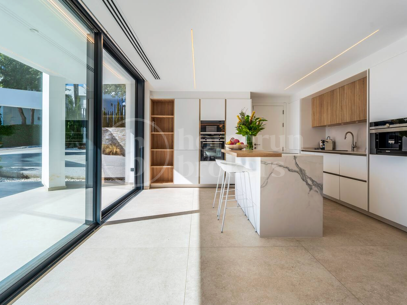 Villa Bianca Modern lyx Villa i La Reserva de Marbella