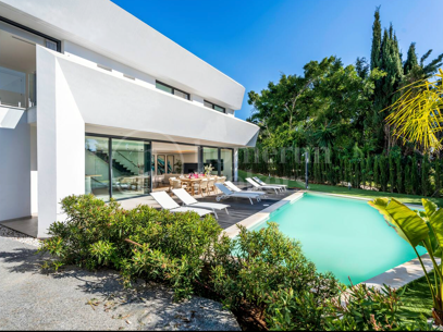 Villa Bianca Modern lyx Villa i La Reserva de Marbella