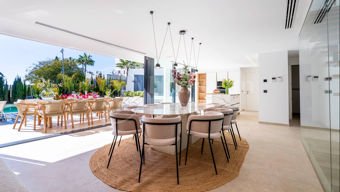 Villa Bianca Modern lyx Villa i La Reserva de Marbella