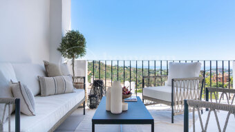 Maison Blanc - Recently Renovated Penthouse in La Quinta