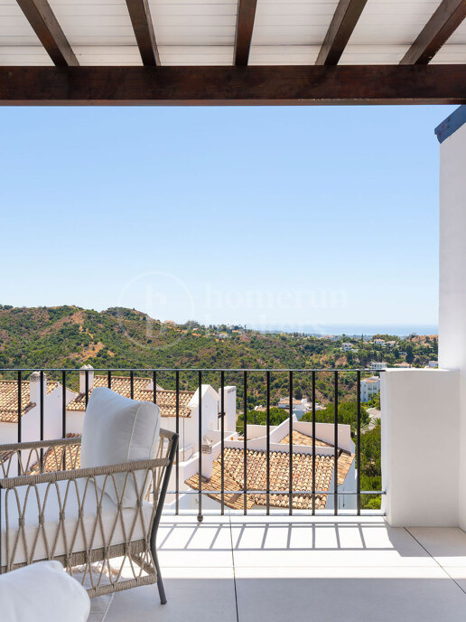 Maison Blanc - Recently Renovated Penthouse in La Quinta