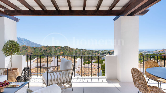 Maison Blanc - Recently Renovated Penthouse in La Quinta