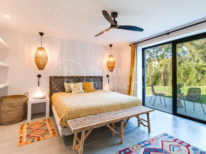 Casa Jori - Six Bedrooms Villa steps from the Beach
