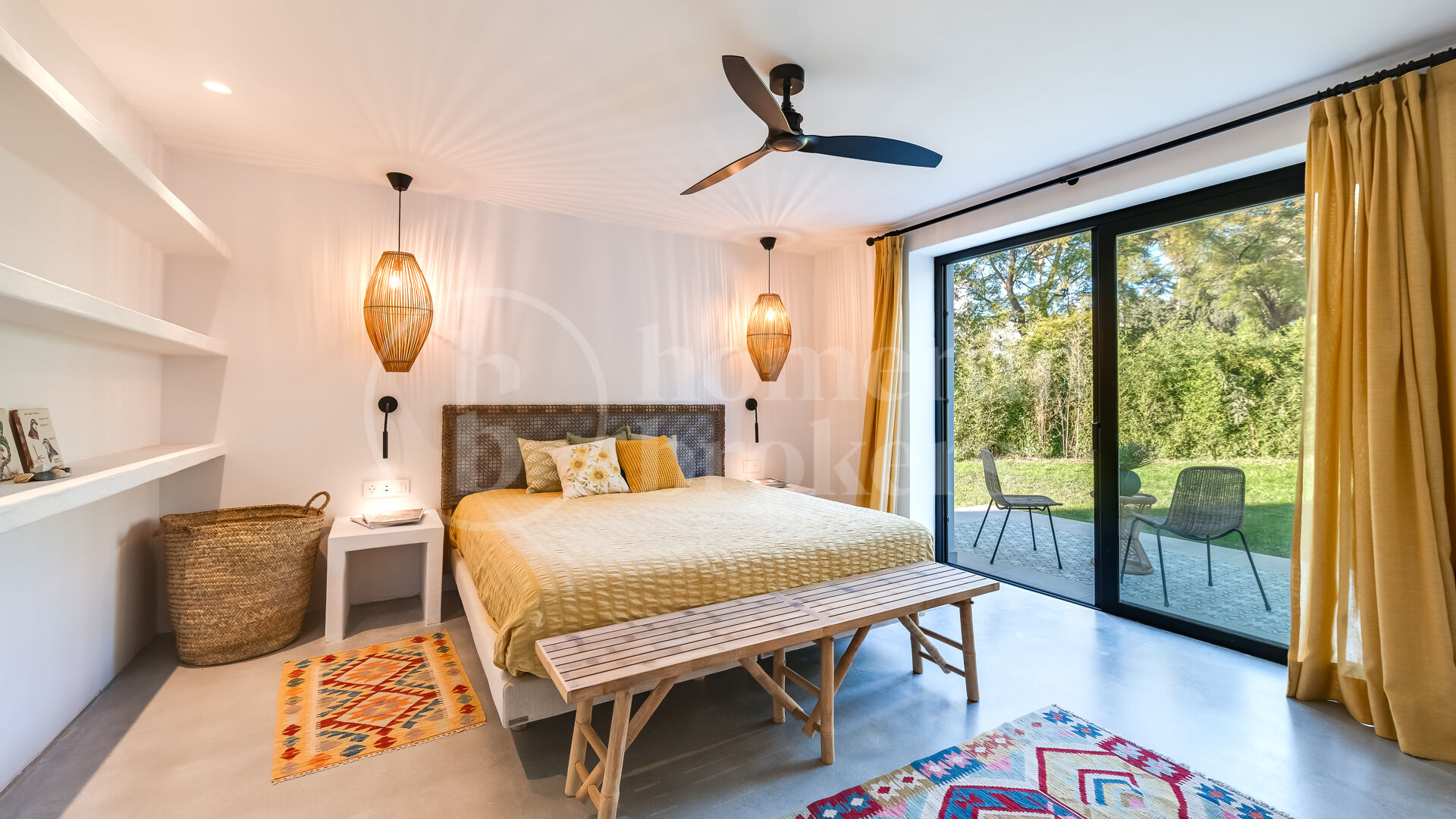 Casa Jori - Six Bedrooms Villa steps from the Beach
