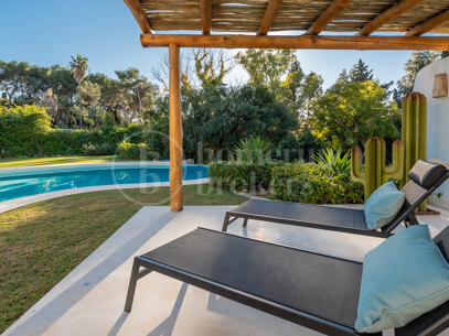 Casa Jori - Six Bedrooms Villa steps from the Beach