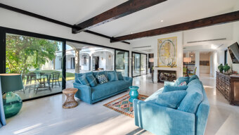 Casa Jori - Six Bedrooms Villa steps from the Beach