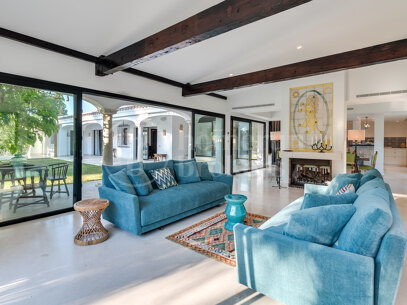 Casa Jori - Six Bedrooms Villa steps from the Beach