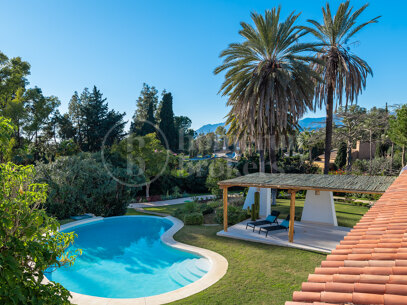 Casa Jori - Six Bedrooms Villa steps from the Beach
