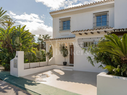 Casa Las Petunias - Beachside Modern Townhouse i San Pedro
