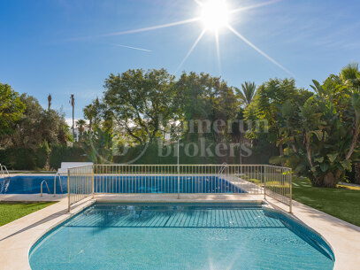 Casa Las Petunias - Beachside Modern Townhouse i San Pedro