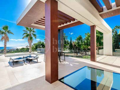 Villa Spectre - Contemporary 5-Bedroom Villa with Sea Views