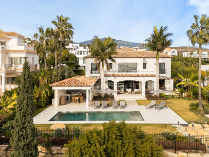 Casa de Luna - Modern Andalusian Villa with Sea Views