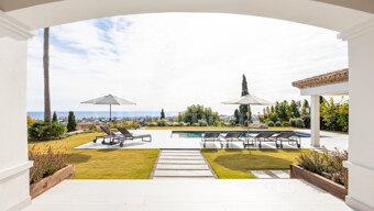 Casa Luna - Modern Andalusian Villa with Sea Views