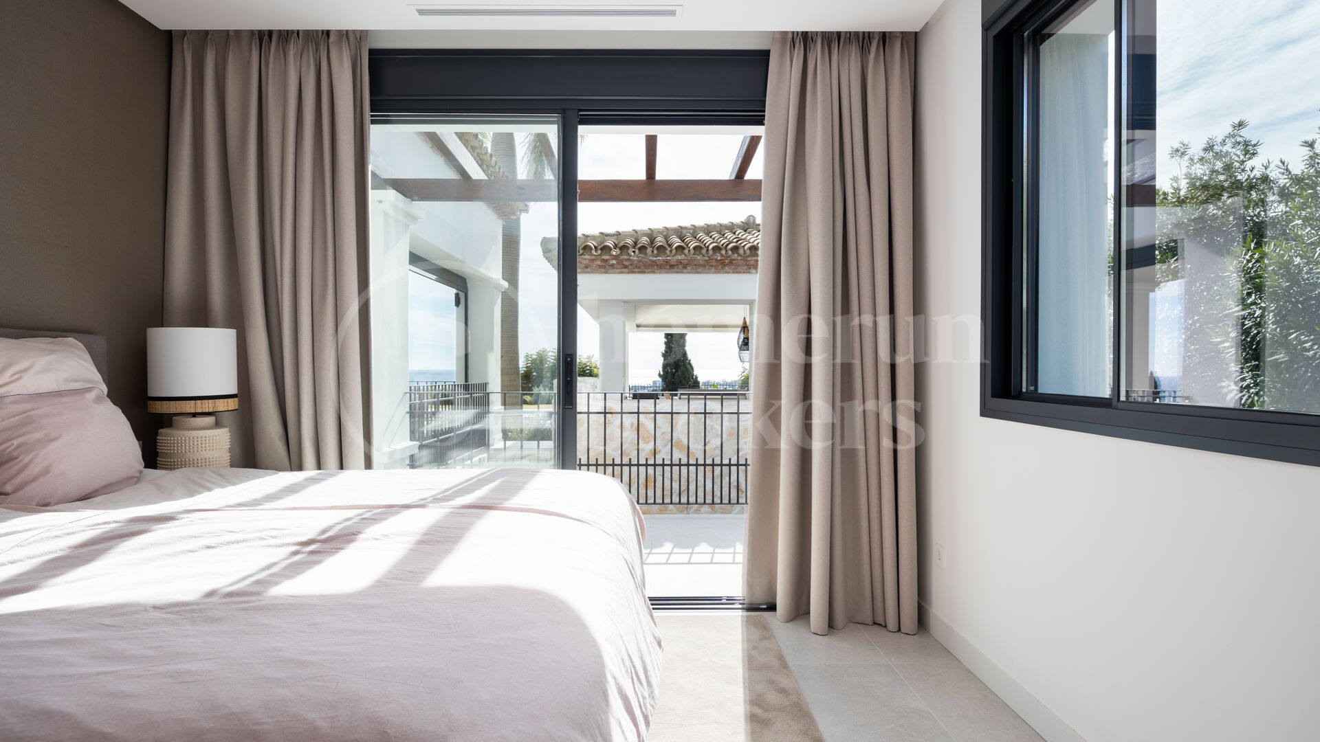 Casa de Luna - Modern Andalusian Villa with Sea Views