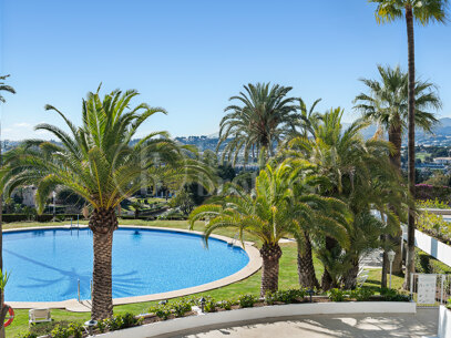Apartment Arka Hill - Renovated 3-Bedroom with Sea Views in Marbella Golden Mile