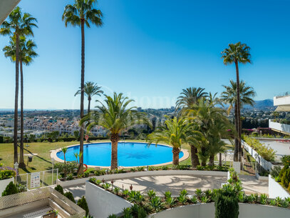 Apartment Arka Hill - Renovated 3-Bedroom with Sea Views in Marbella Golden Mile