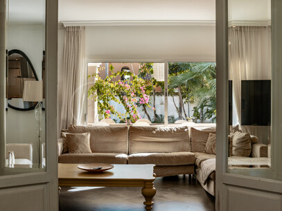 Villa Peony – Andalusisk Villa i Dubbelgated Community