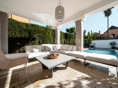 Villa Peony – Andalusisk Villa i Dubbelgated Community