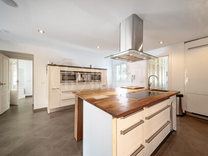 Villa Peony – Andalusisk Villa i Dubbelgated Community