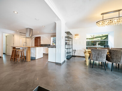 Villa Peony – Andalusisk Villa i Dubbelgated Community