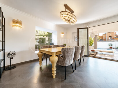 Villa Peony – Andalusisk Villa i Dubbelgated Community