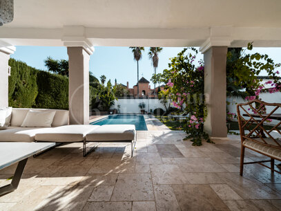 Villa Peony – Andalusisk Villa i Dubbelgated Community