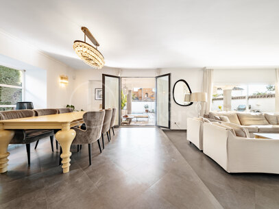 Villa Peony – Andalusisk Villa i Dubbelgated Community