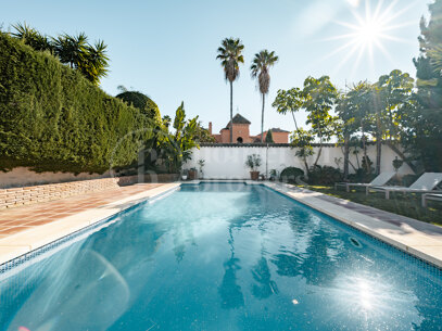 Villa Peony – Andalusisk Villa i Dubbelgated Community