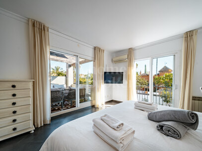 Villa Peony – Andalusisk Villa i Dubbelgated Community