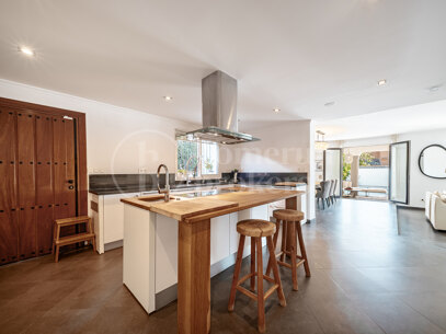 Villa Peony – Andalusisk Villa i Dubbelgated Community