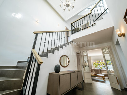 Villa Peony – Andalusisk Villa i Dubbelgated Community