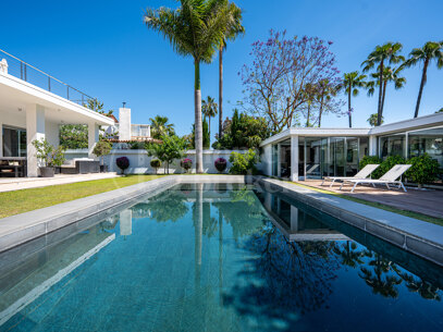Villa Darya - Family Villa within Walking Distance to Puerto Banús
