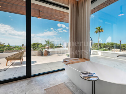 Villa Azure Oasis - Modern villa vid stranden