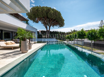 Villa Azure Oasis - Modern villa vid stranden